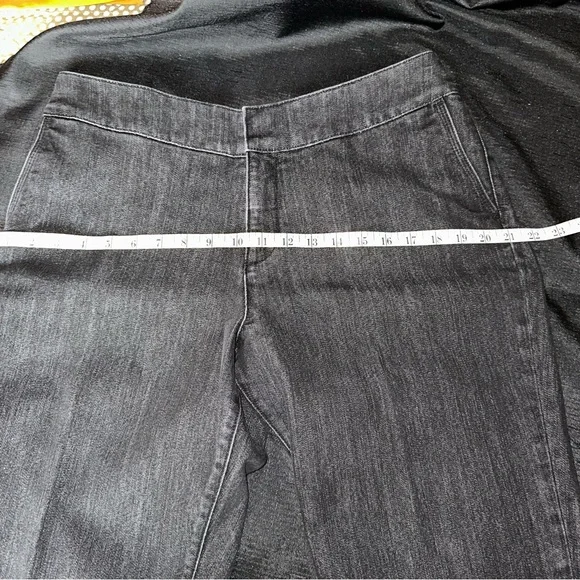 CHICO’S Platinum Black Jeans Chico’s Size 2 Regular - Picture 9 of 12
